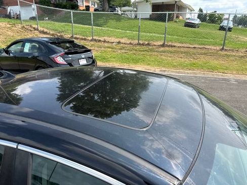 Used 2019 Honda Civic EX-L image 10