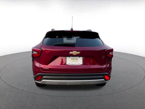 Used 2025 Chevrolet Trax LT image 12