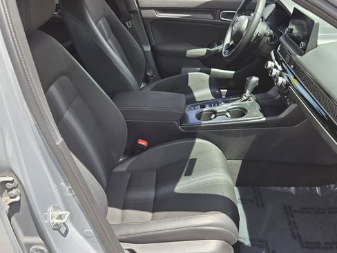 Used 2025 Honda Civic Sport image 18