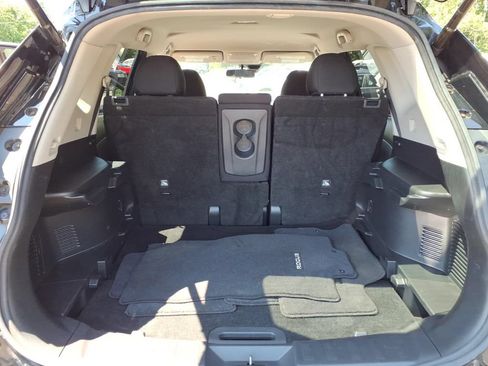Used 2019 Nissan Rogue SV w/ Premium Package AWD/4WD image 28
