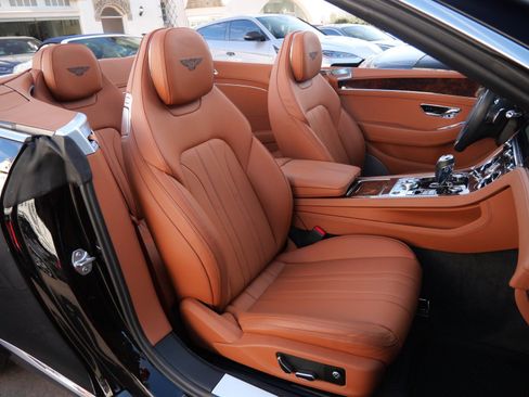 Used 2020 Bentley Continental GT image 20