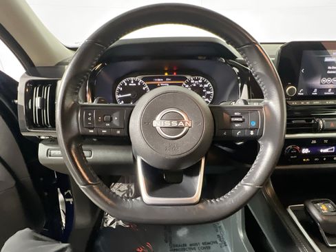 Used 2024 Nissan Pathfinder SV AWD/4WD image 18