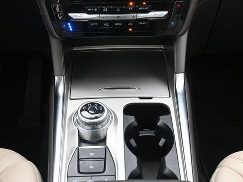 Used 2022 Ford Explorer Platinum w/ Equipment Group 601A AWD/4WD image 24