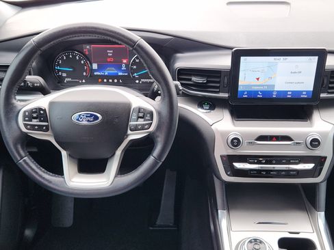 Used 2021 Ford Explorer XLT w/ Equipment Group 202A image 31