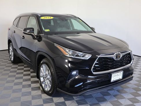 Used 2021 Toyota Highlander Limited AWD/4WD image 1