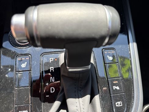 Certified 2023 Kia Niro EX FWD image 28