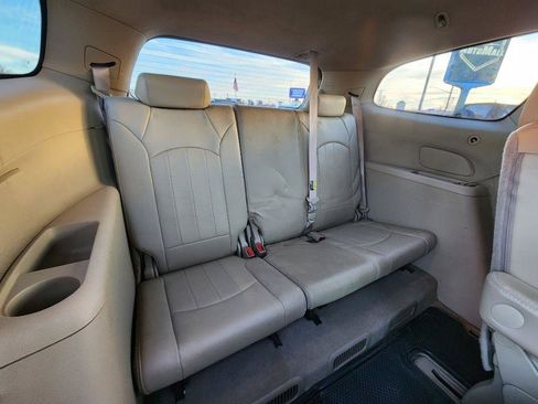 Used 2011 Buick Enclave CXL image 22