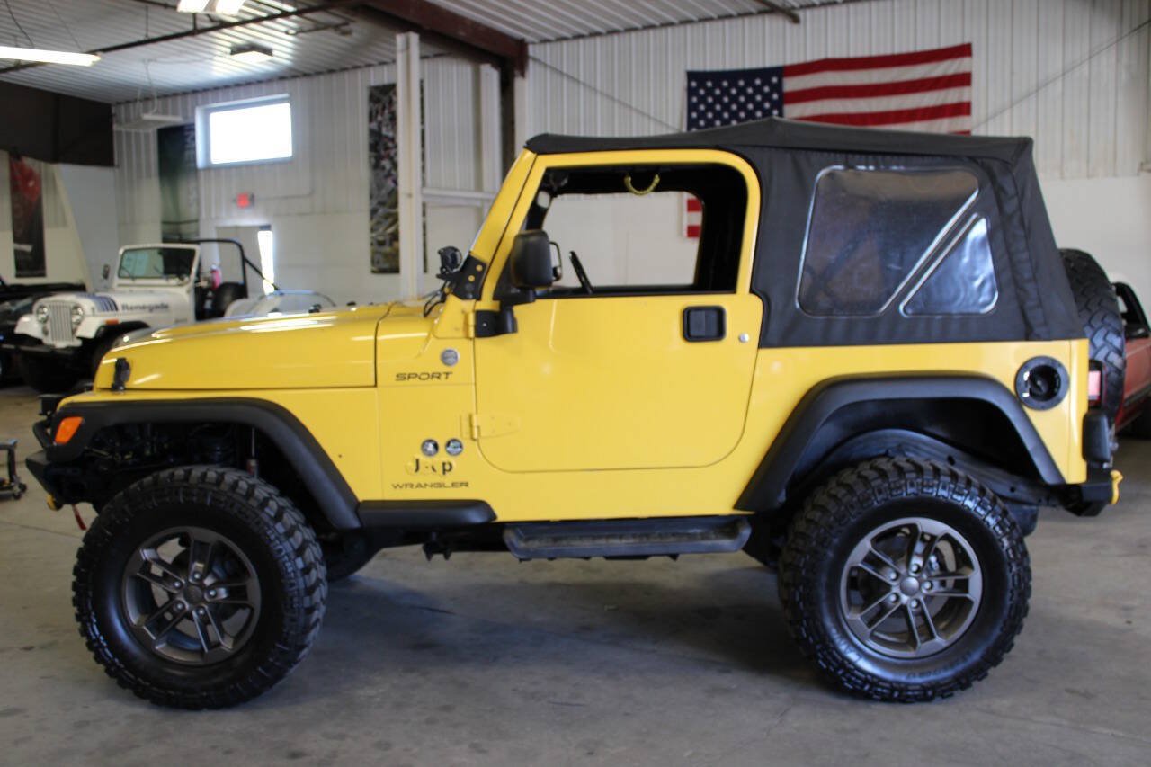 Used 2005 Jeep Wrangler Sport w/ 30" Tire & Wheel Group AWD/4WD image 3
