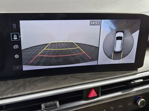 Used 2024 Kia Sorento SX Prestige w/ Olive Brown Leather Package image 14