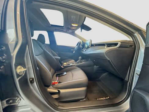 Used 2020 Toyota Corolla LE w/ LE Premium Package FWD image 29