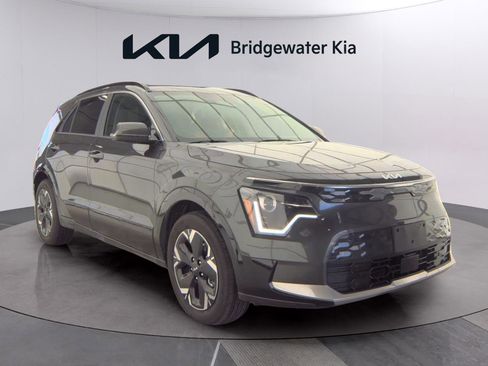 Used 2025 Kia Niro Wind w/ Wind Preserve Package FWD image 1