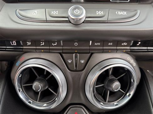 Used 2018 Chevrolet Camaro SS image 27