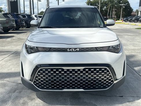 Certified 2023 Kia Soul EX image 3