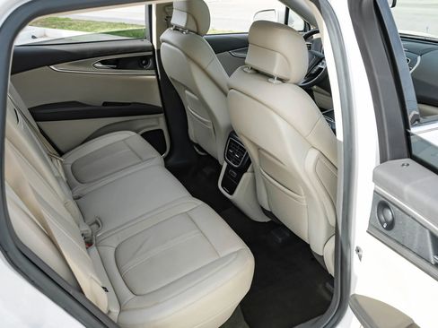 Used 2019 Lincoln Nautilus Reserve image 36