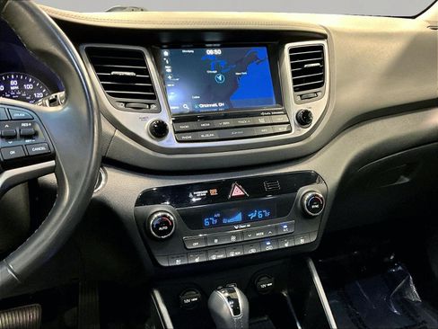 Used 2016 Hyundai Tucson Limited w/ Option Group 03 FWD image 9