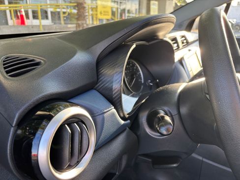 Used 2025 Nissan Versa SV image 32