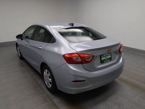 Used 2017 Chevrolet Cruze LS FWD image 5