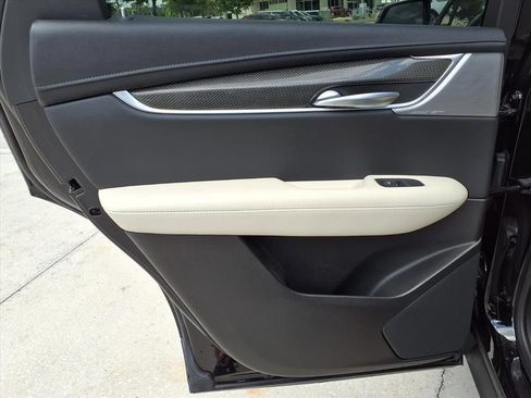 Used 2025 Cadillac XT5 Sportv AWD/4WD image 17