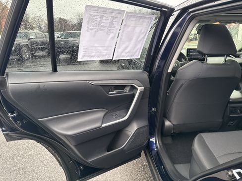 Used 2021 Toyota RAV4 XLE image 13