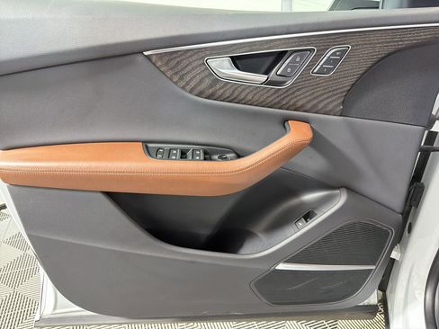 Used 2022 Audi Q8 Prestige w/ Prestige Package image 11