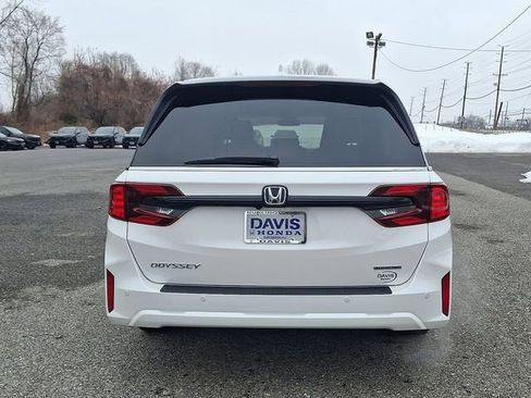Certified 2026 Honda Odyssey Touring image 5