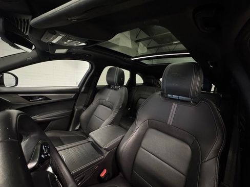Used 2024 Jaguar F-PACE R-Dynamic S image 15