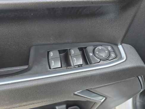 Used 2025 GMC Sierra 1500 Elevation image 17
