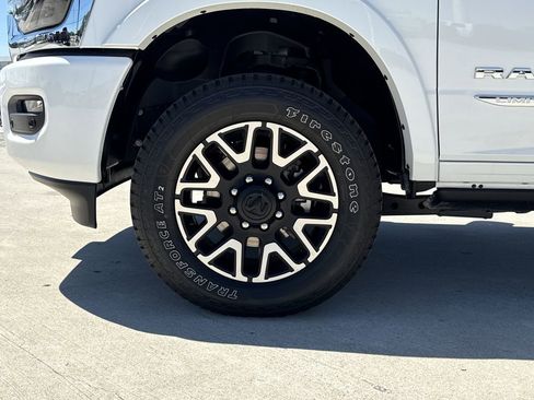 New 2026 RAM 2500 Limited AWD/4WD image 9