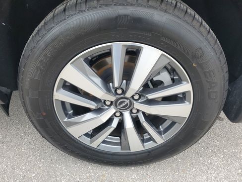 Used 2024 Nissan Pathfinder SL image 30