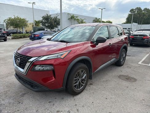 Used 2021 Nissan Rogue S FWD image 2