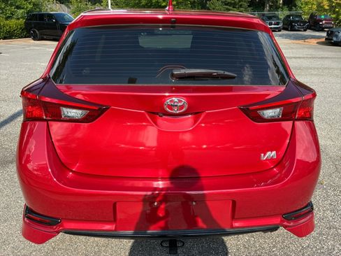 Used 2017 Toyota Corolla iM FWD image 18