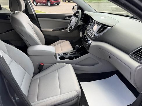 Used 2018 Hyundai Tucson SE AWD/4WD image 18