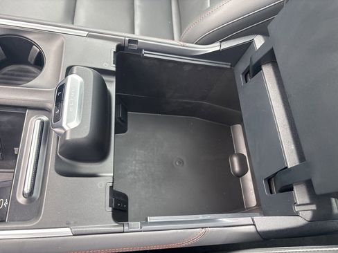 Used 2025 Ford Expedition Active image 21