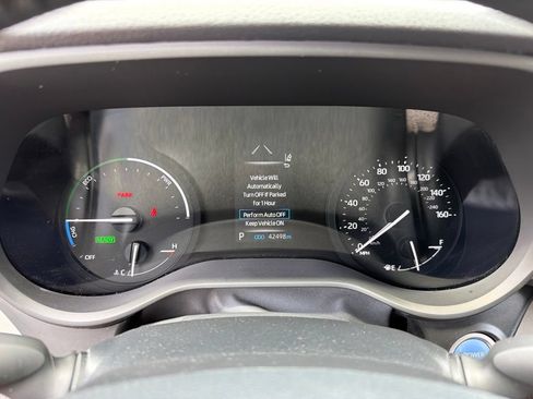 Used 2024 Toyota Sienna XLE AWD/4WD image 9