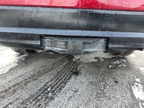 Used 2026 Toyota Highlander XLE image 28