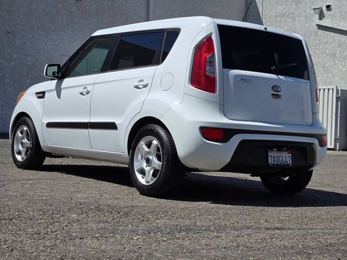 Used 2013 Kia Soul FWD image 12