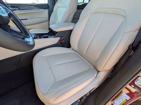 New 2025 Jeep Grand Cherokee L Limited image 14