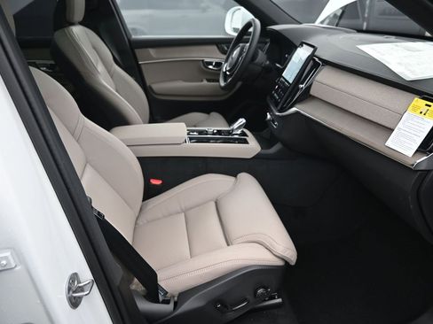 New 2026 Volvo XC90 B6 Ultra image 40