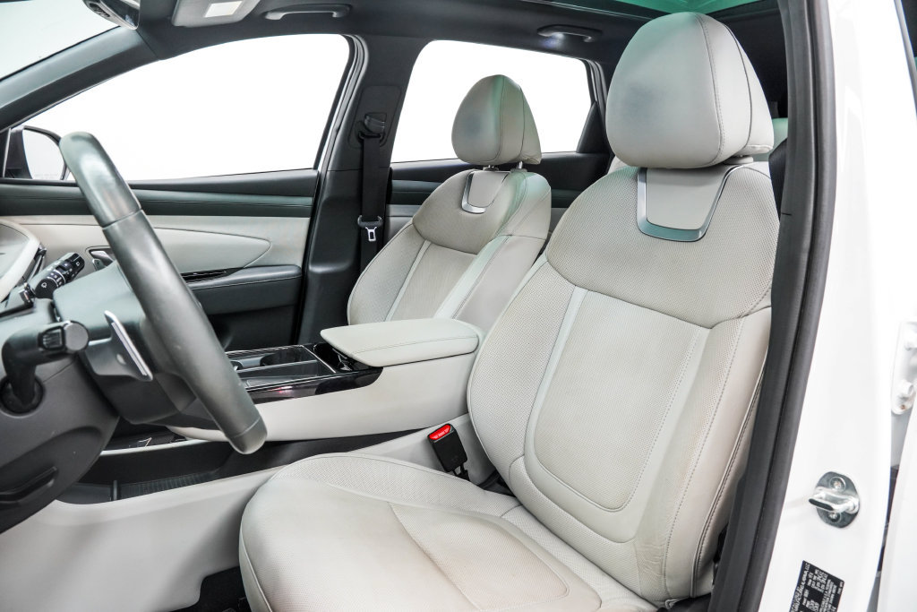 Used 2025 Hyundai Tucson Limited FWD image 16