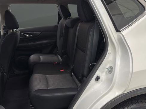 Used 2017 Nissan Rogue S image 20