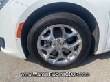 Used 2018 Chrysler Pacifica Limited image 4
