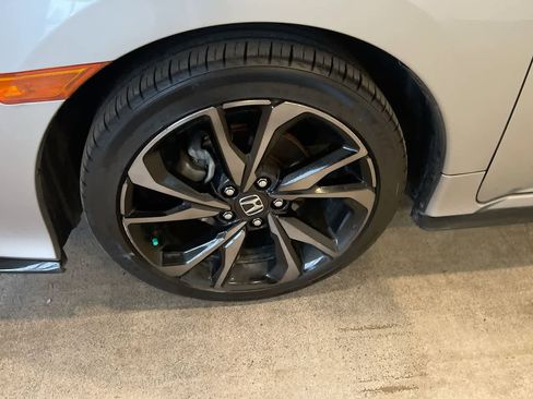 Used 2017 Honda Civic Sport image 11