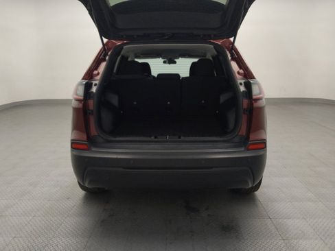 Used 2020 Jeep Cherokee Latitude FWD image 29