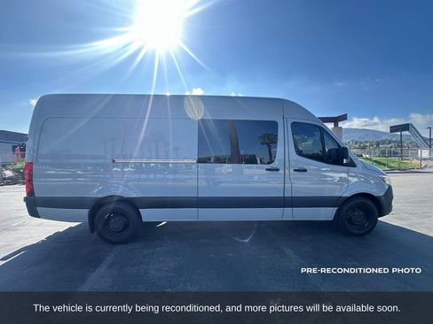 Used 2021 Mercedes-Benz Sprinter 2500 image 7