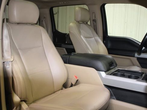 Used 2019 Ford F250 Lariat w/ Chrome Package image 23