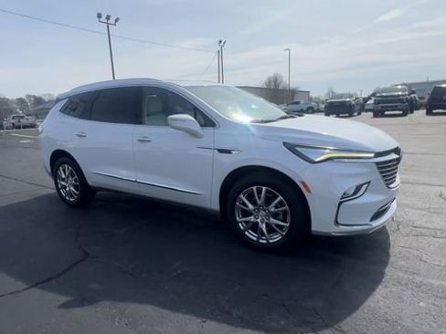 Used 2023 Buick Enclave Essence w/ Experience Buick Package image 2