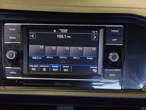 Used 2020 Volkswagen Jetta SE w/ SE Cold Weather Package FWD image 27