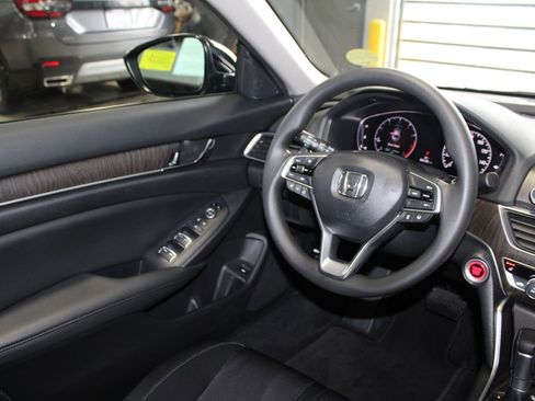 Used 2020 Honda Accord EX image 23