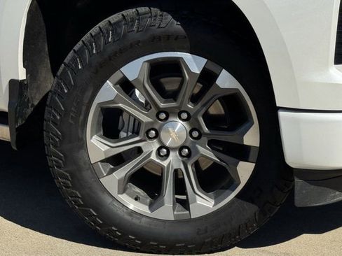 Used 2023 Chevrolet Silverado 1500 High Country w/ Technology Package image 35