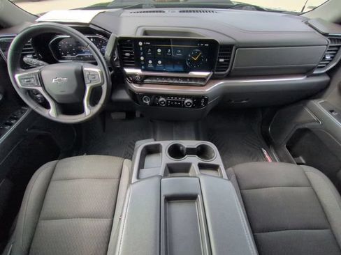 Used 2022 Chevrolet Silverado 1500 LT Trail Boss w/ LPO, Dark Essentials Package AWD/4WD image 18